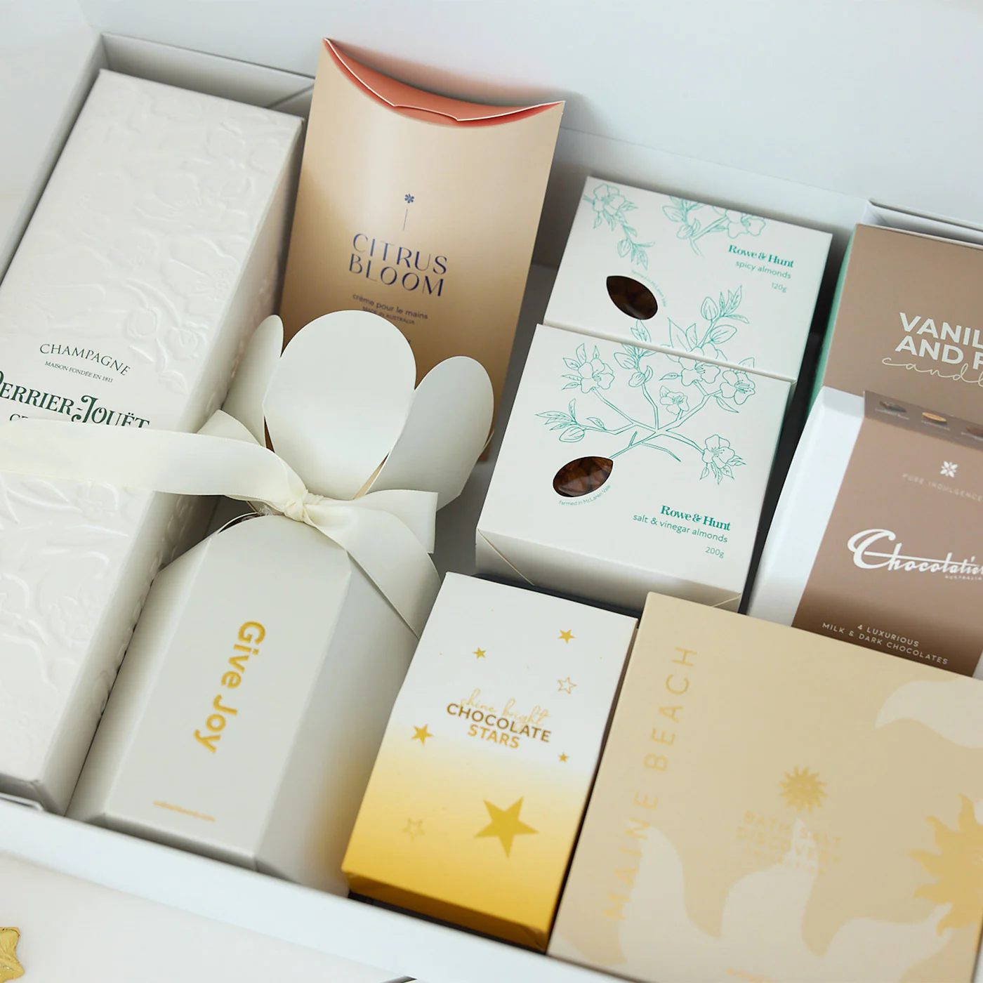 Champagne Hamper Luxe - Image 3