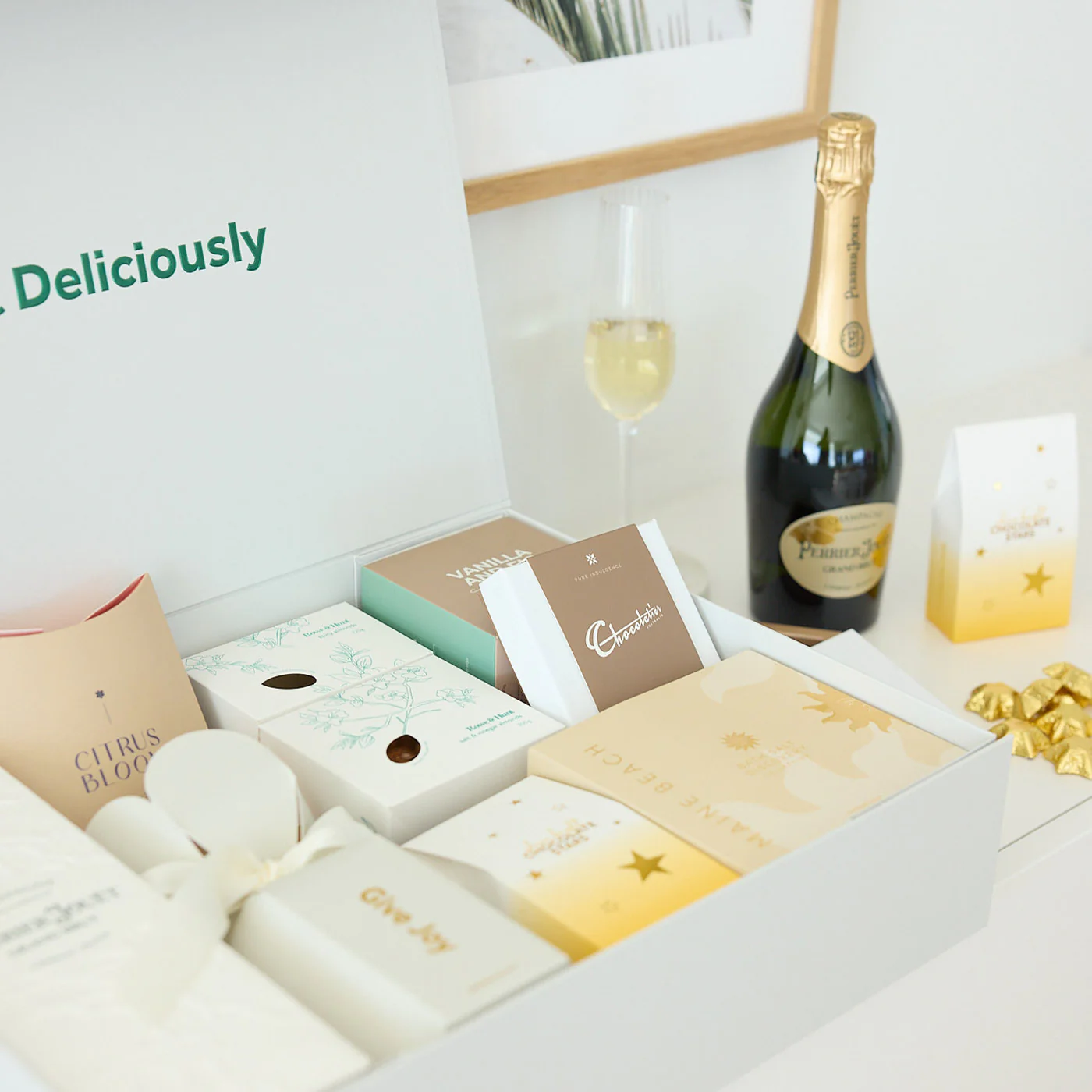 Champagne Hamper Luxe - Image 4