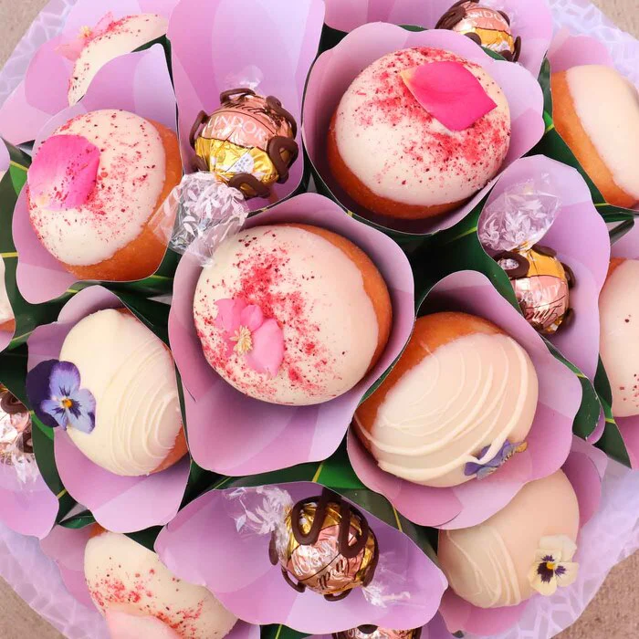 Flower Donut Bouquet Medium - Image 3