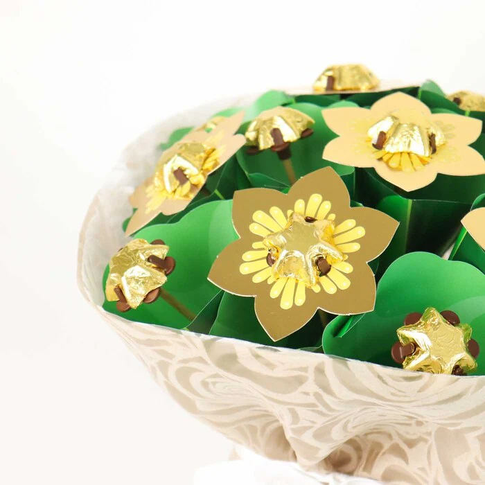 Golden Flower Bouquet Classic - Image 3