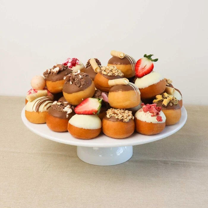 White Chocolate Donut Gift Box - Image 3